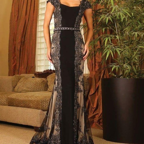 Black and tan gown size 6 - Picture 1 of 8